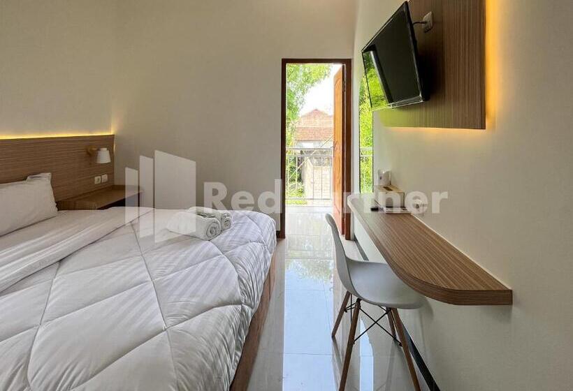 デラックスルーム, Jenggo Riverside Mitra Reddoorz Near Kampung Inggris Pare