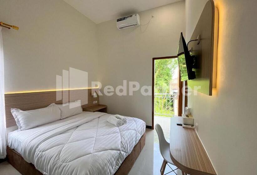 デラックスルーム, Jenggo Riverside Mitra Reddoorz Near Kampung Inggris Pare