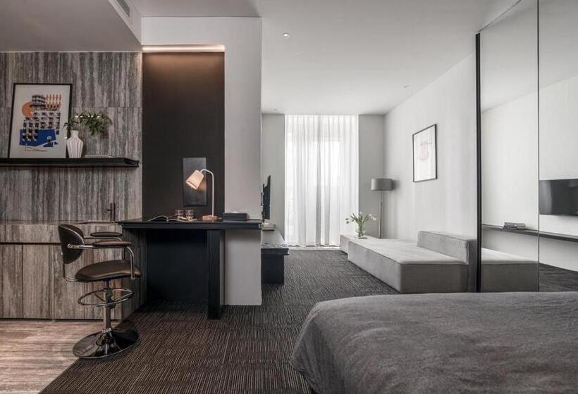 Deluxe Room with Balcony, M Village Nguyễn Kiệm   Cosmo Airport