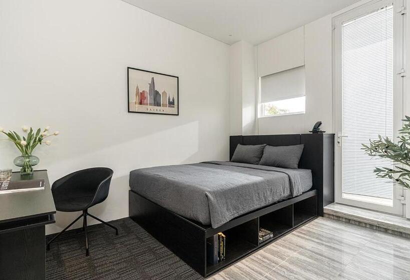 Standard Single Room with Balcony, M Village Nguyễn Kiệm   Cosmo Airport