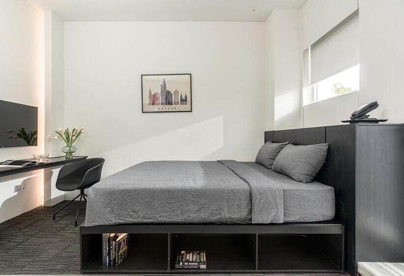 Standard Studio with Balcony, M Village Nguyễn Kiệm   Cosmo Airport