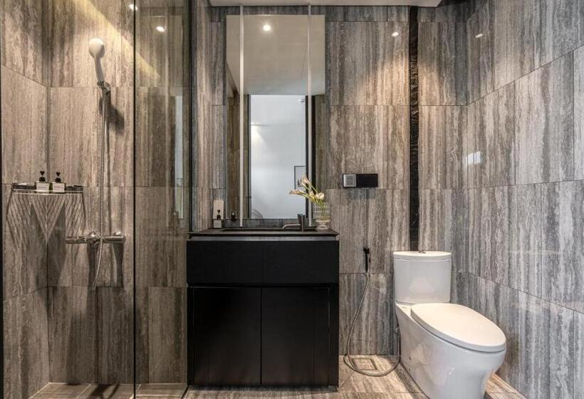 Standard Studio with Balcony, M Village Nguyễn Kiệm   Cosmo Airport