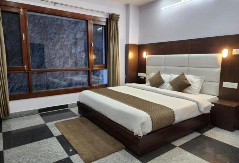 Номер Стандарт, The White House