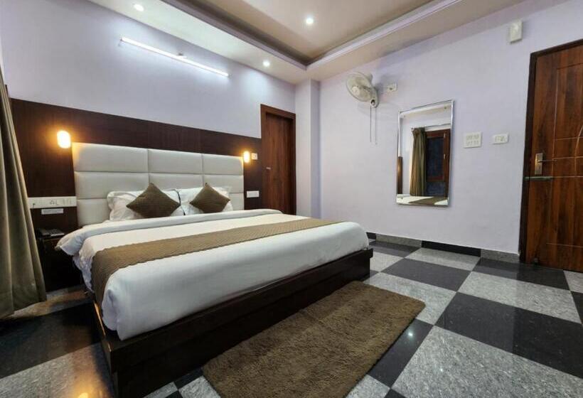 Номер Стандарт, The White House