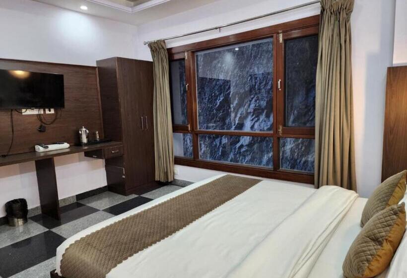 Номер Стандарт, The White House