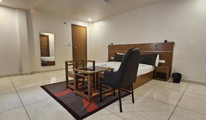 豪华房间, Veridian 100 Meter From Sahara Hospital Gate No 3