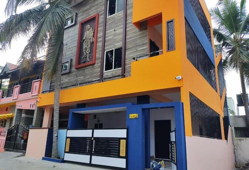 شقة غرفة واحدة, Oak Shadows Inn