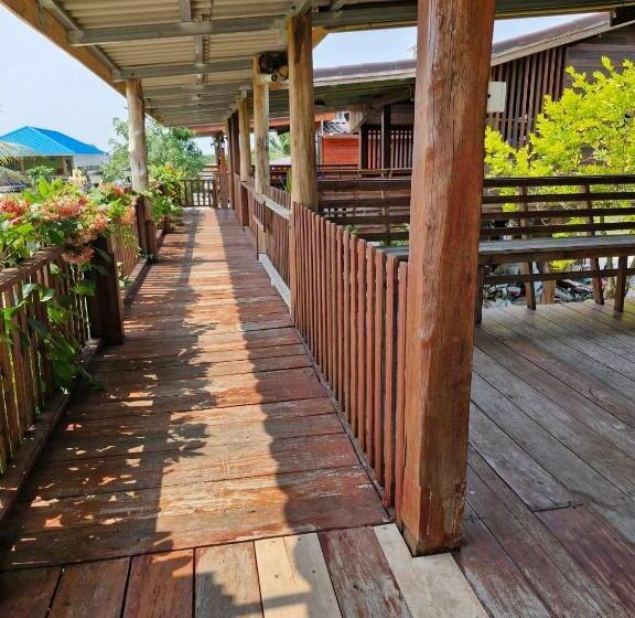 스탠다드 룸 킹사이즈 침대, Yungthong Baan Suan Resort