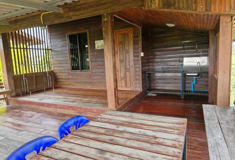 스탠다드 룸 킹사이즈 침대, Yungthong Baan Suan Resort