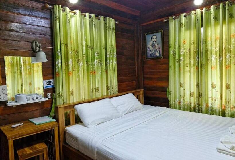 스탠다드 룸 킹사이즈 침대, Yungthong Baan Suan Resort