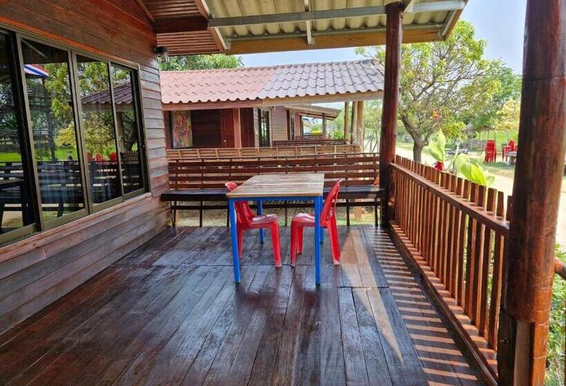 Номер Стандарт, Yungthong Baan Suan Resort