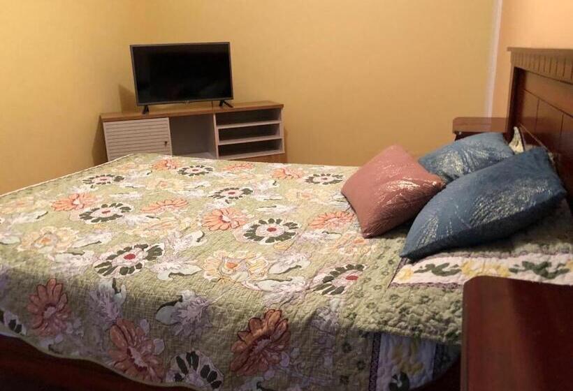 اتاق استاندارد, Tiki Hostel