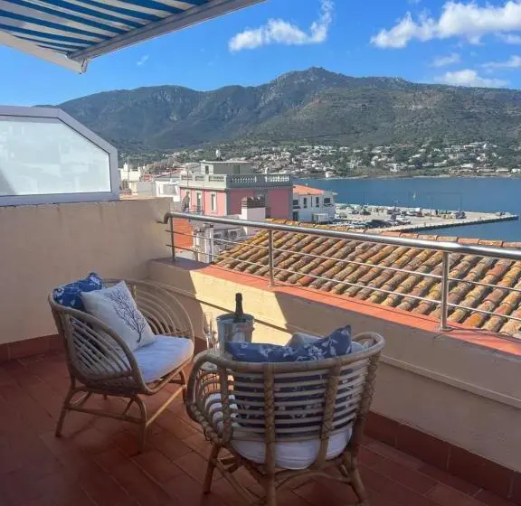 اتاق استاندارد با چشم‌انداز دریا, Hostal Sol I Sombra