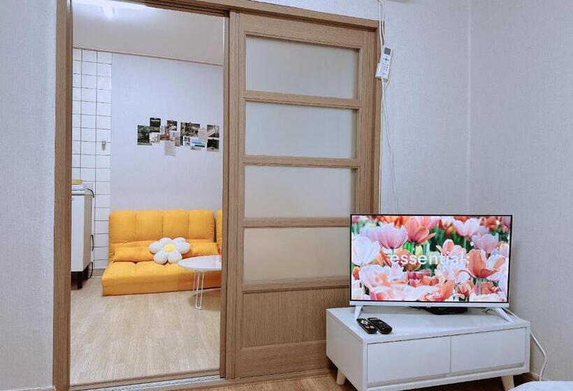 Camera Quadrupla Standard, Choryang Mumum 202