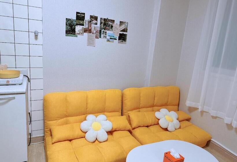 Camera Quadrupla Standard, Choryang Mumum 202