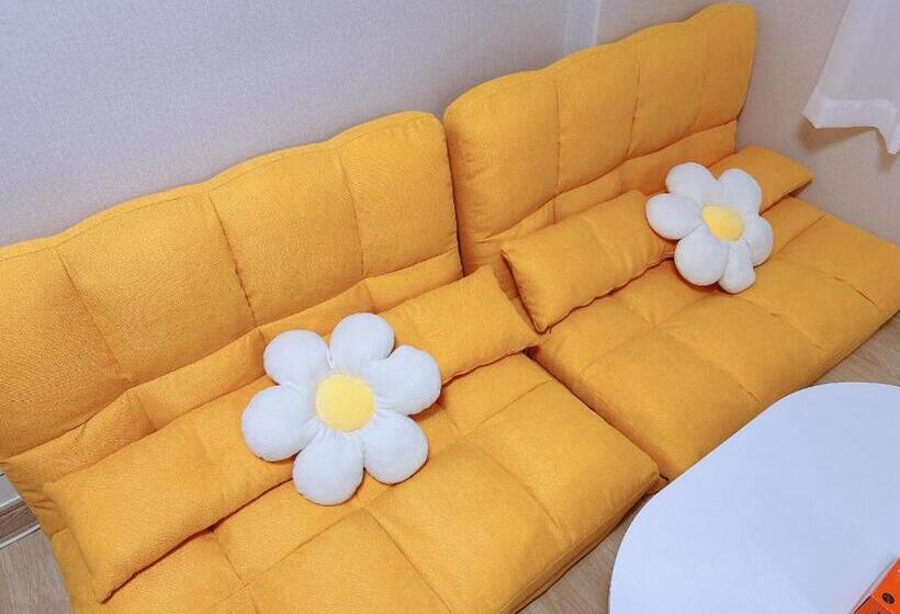 Camera Quadrupla Standard, Choryang Mumum 202