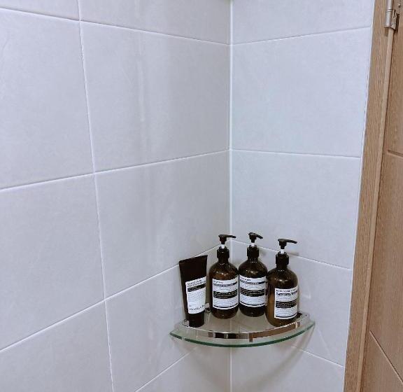 Camera Tripla Standard, Choryang Mumum 202