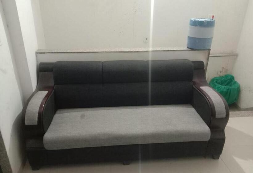 Deluxe-huone, लड्डू गोपाल Guest House