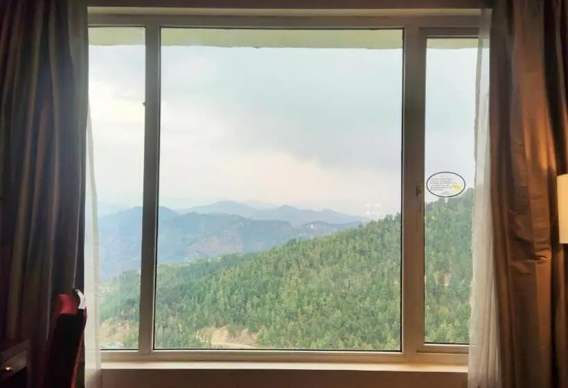 キングサイズベッドのスーペリアルーム, The Ananda Kufri, Shimla