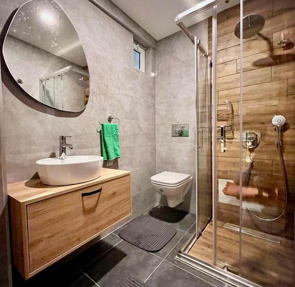 סטודיו סטנדרט עם מרפסת, Sencer Apart