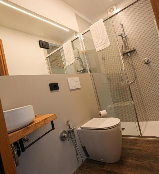 غرفة قياسية, La Giuggiola