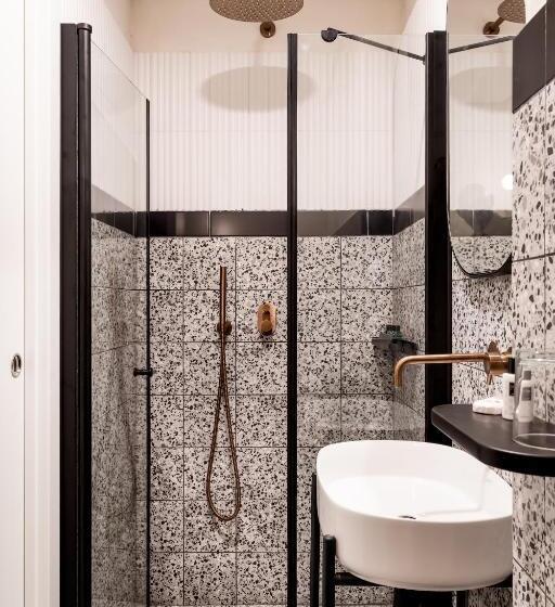 Chambre Economy, Mulan