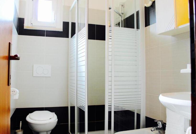 Номер Стандарт Индивидуальный с Балконом, President Pool & Room