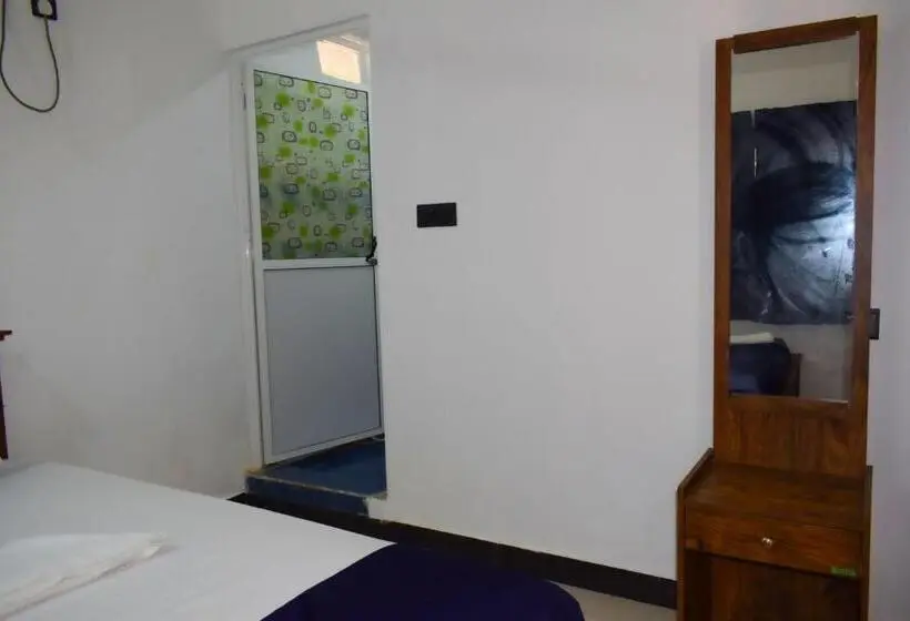 デラックスルーム, Rolex Guest House