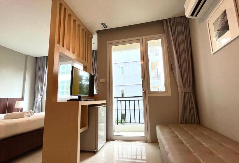 חדר סטנדרט עם מרפסת, Hidayah Condotel,ao Nang, Krabi