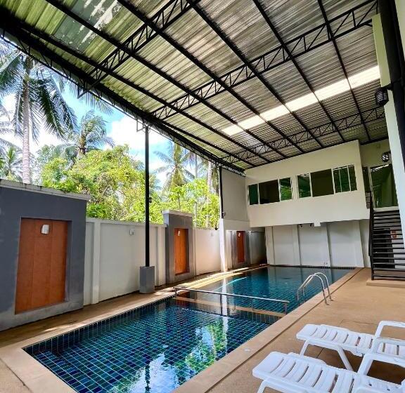 חדר סטנדרט עם מרפסת, Hidayah Condotel,ao Nang, Krabi
