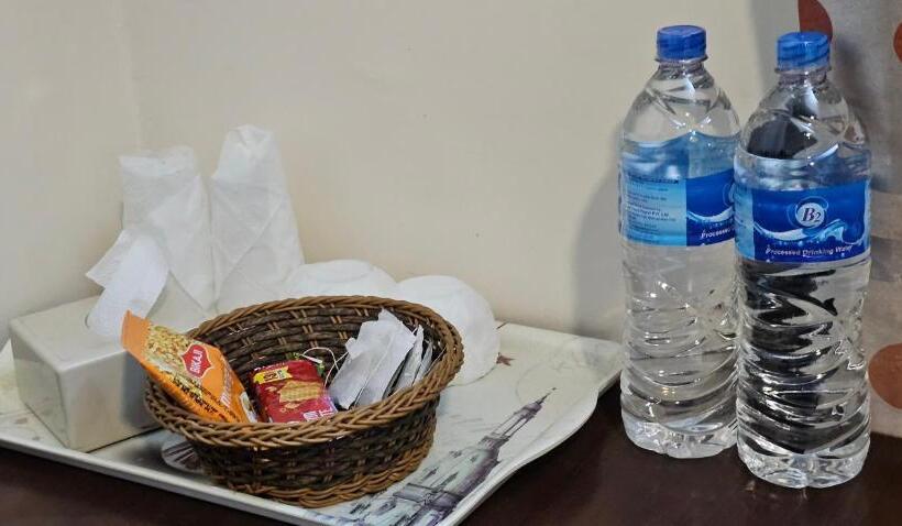 اتاق خانوادگی, Simara