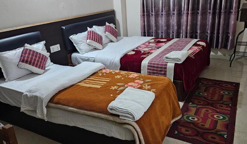 اتاق لوکس خانوادگی, Simara