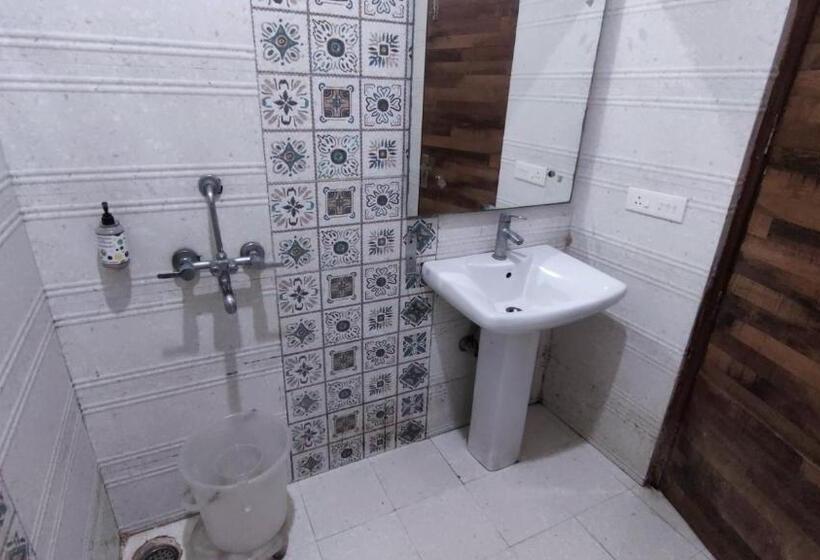 Quarto Deluxe, Swastik Vatika