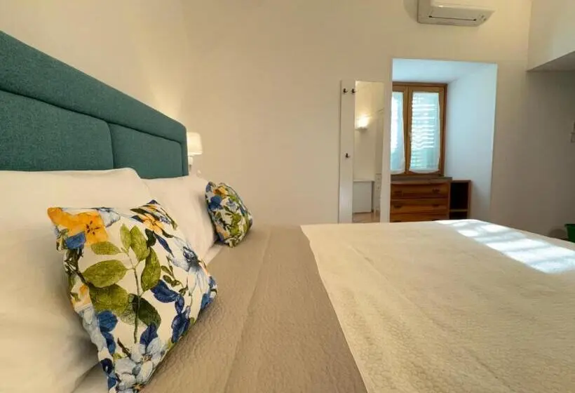 デラックスルーム, Sara Luxury Rooms