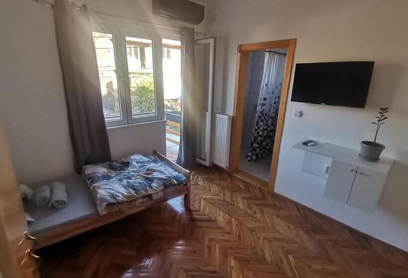 اتاق استاندارد, V&u Sobe