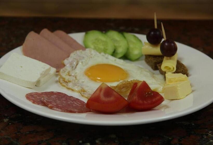 Standard Kolmen Hengen Huone, Ariva Center