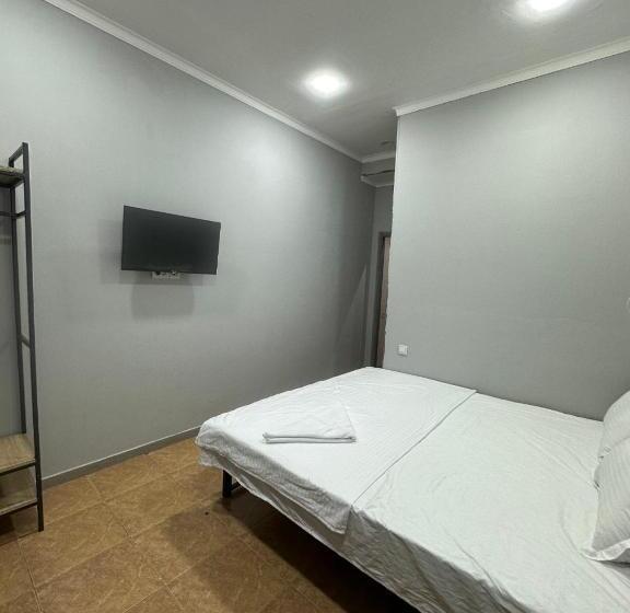 Habitació Estàndard, Amor Fati Tashkent