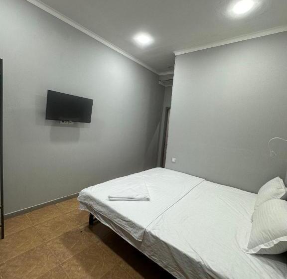 Habitació Estàndard, Amor Fati Tashkent