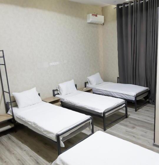 Habitació Quàdruple Estàndard, Amor Fati Tashkent