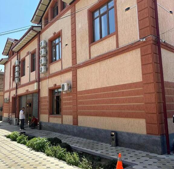 Habitació Quàdruple Estàndard, Amor Fati Tashkent