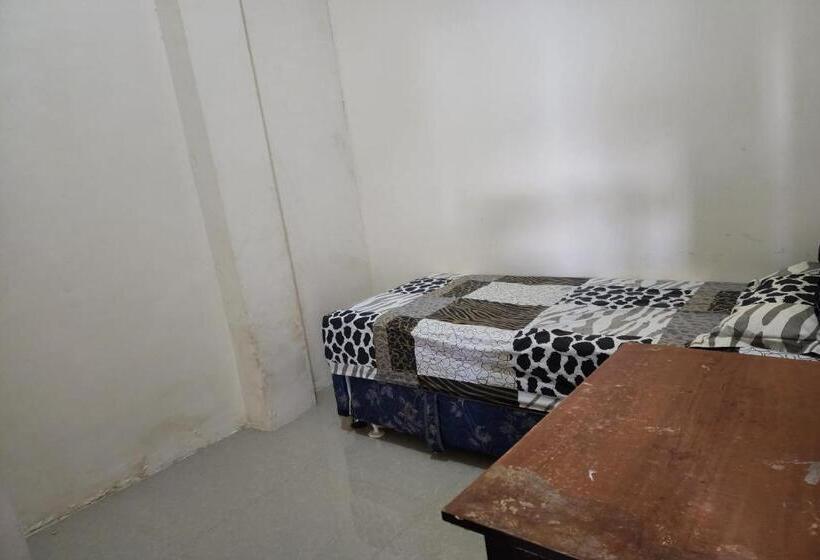 חדר אקונומי יחיד, Oyo 93865 Dv Homestay Syariah Kupang