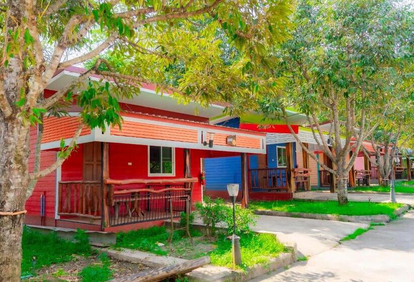 חדר אקונומי, Camp Chamao