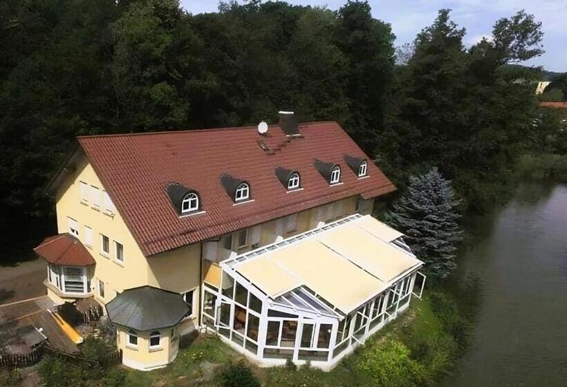 Номер Стандарт Вид на Озеро, Al Gondoliere