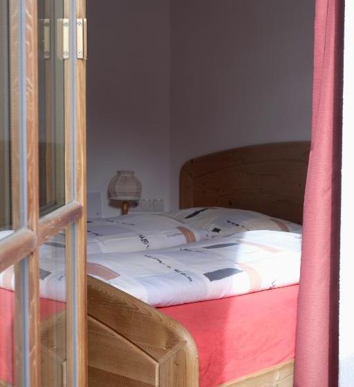 דירת חדר סופריור, Ausser Brugghof