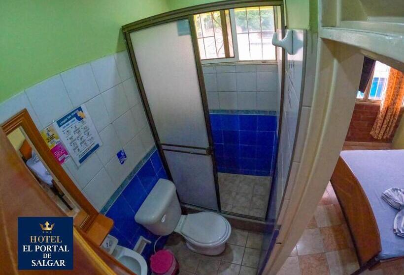 غرفة قياسية رباعية, El Portal De Salgar