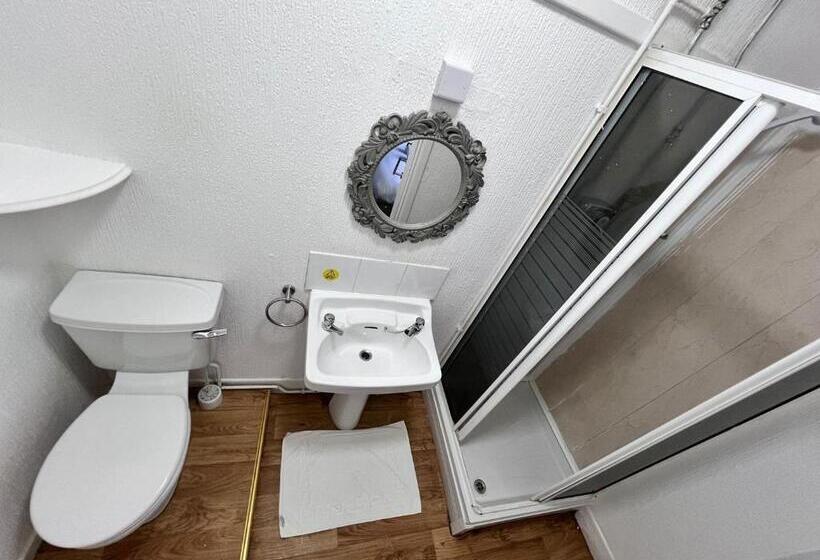 이코노미 룸, Harbour