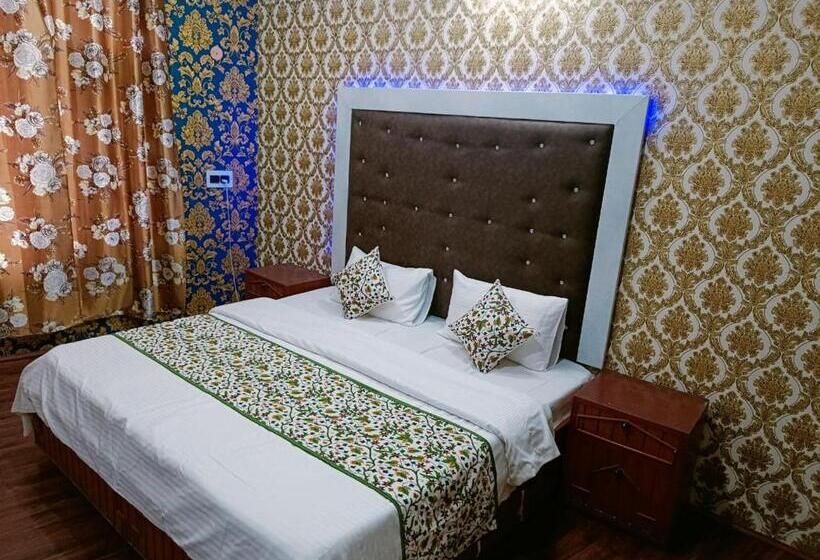 Номер Deluxe, Fabhotel Kashmir Hilltown