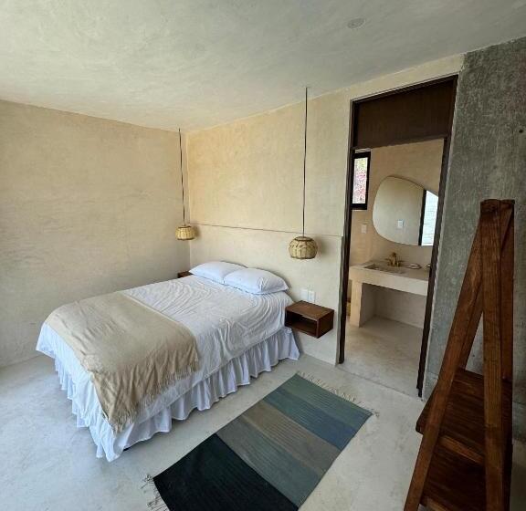 スタンダードルーム, La Calita De Teques