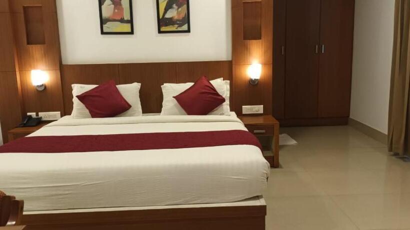 디럭스 룸, Pratheeksha International