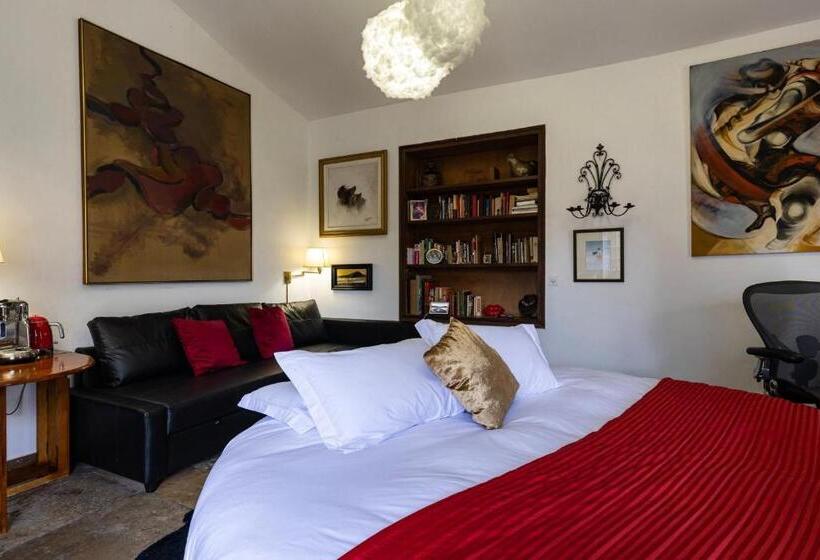 סוויטה משפחתית, Sintra Wow   Unique Double Smart Room In 17th Century Palace! Hot Tub, Snooker, Bbq, Ps5, Sauna, Gym